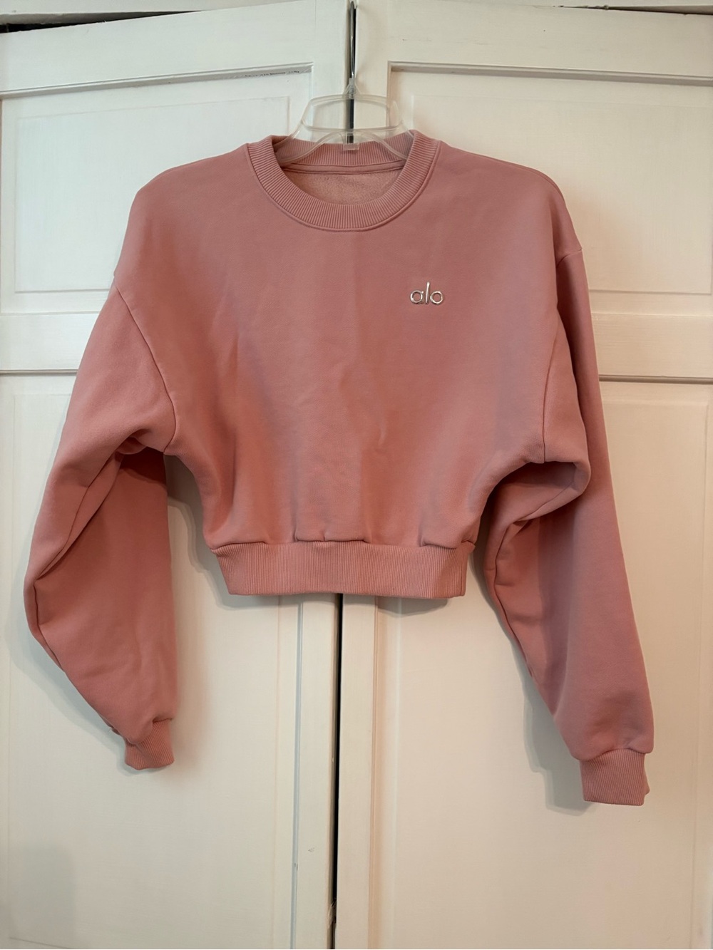 ALO Yoga Dusty Rose Cropped Crew Sweatshirt